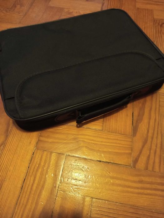 Mala para computador portátil. Nova, nunca foi usada.