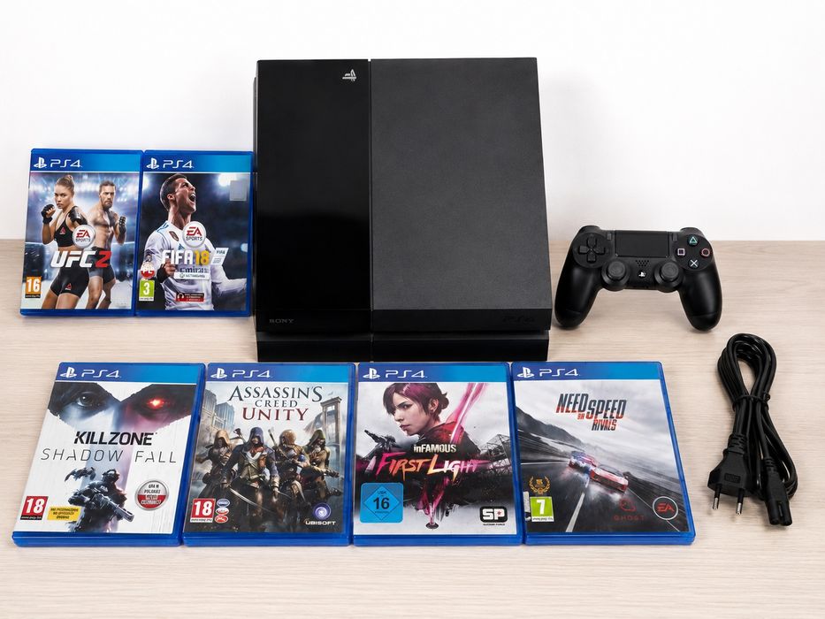 Ps4 fat 500gb plus mały zestaw gier i pad