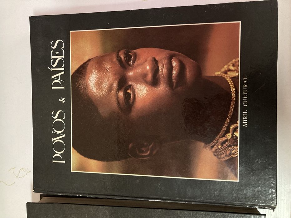 3 volumes “Povos & Países”