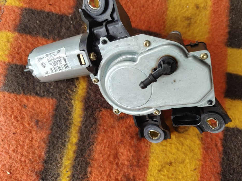 Mechanizm wycieraczek silniczek wycieraczek tył volkswagen passat b6