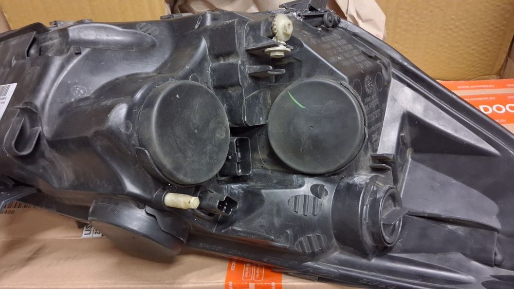 Farol esquerdo Renault Clio IV 2012-2016
