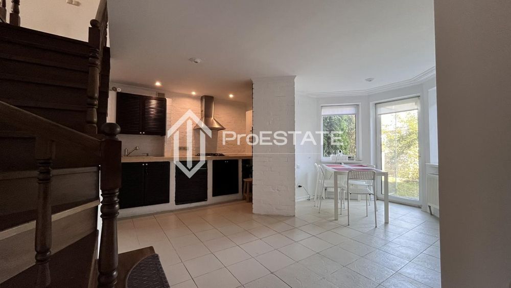 Продаж Таунхауса + гараж в центрі Борисполя