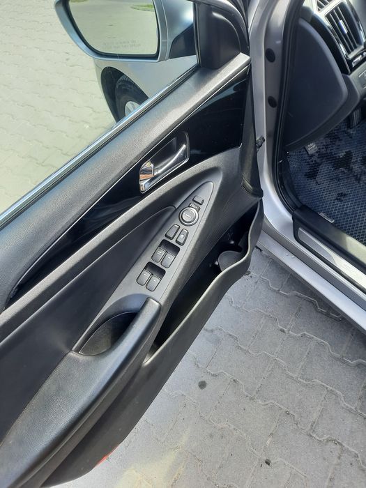 Hyundai sonata 2011року yf