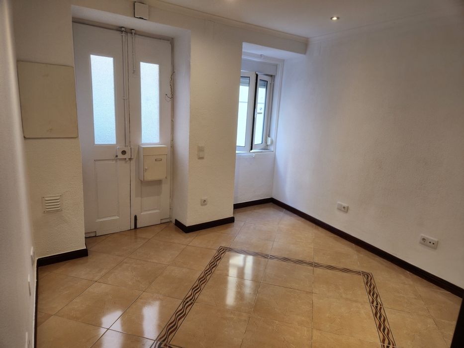 Apartamento para arrendar na Praça das flores/príncipe real T1+1