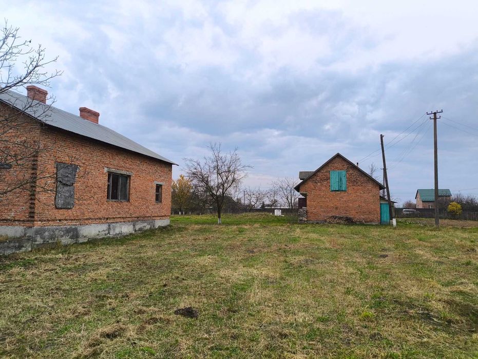 незавершений будинок та земельна ділянка 25 сот., с. Старий Добротвір