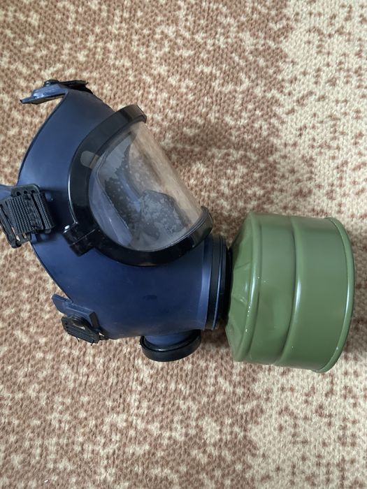 Продам противогаз новый розмер М