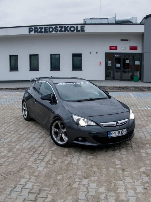 Opel Astra Opel Astra J GTC 1.7 CDTI 2012