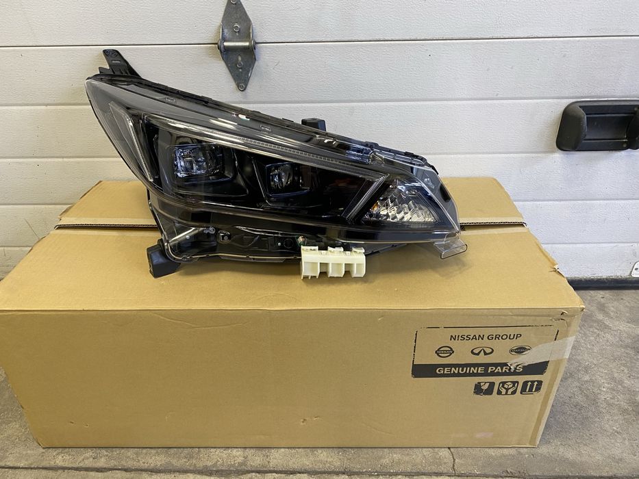 Nissan Leaf-2/21-25р Фара R/Решітка Original