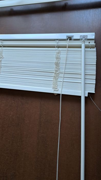 Żaluzje białe drewniane