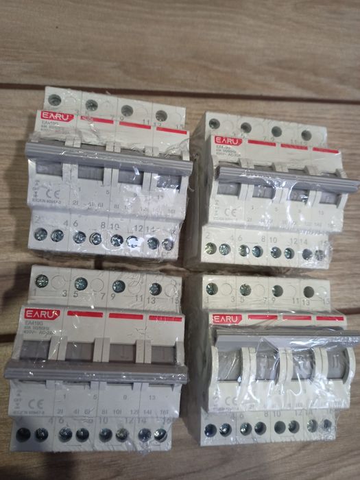 Реле напруги; Ручне перемикання АВР (Автомат вводу резерва)2-4 полюса