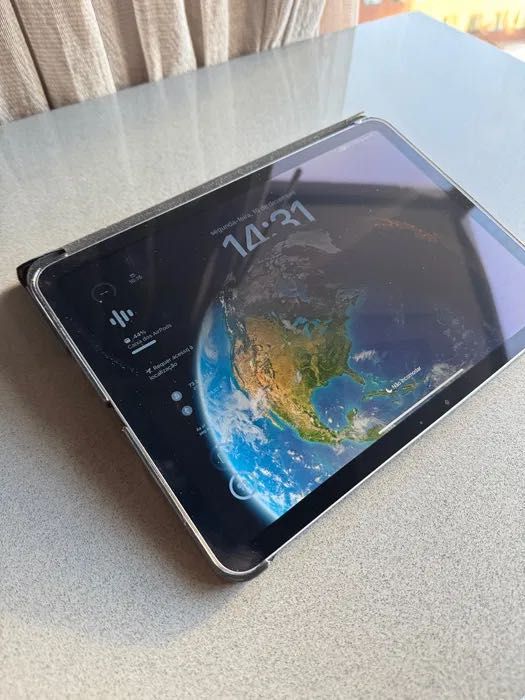 iPad Air M3 11" 256GB - Como novo, ainda na garantia