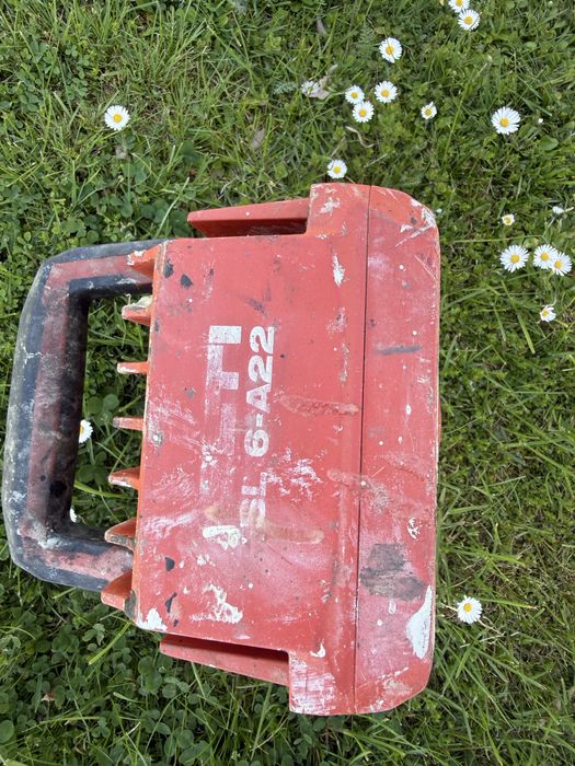 Lampa Hilti SL 6A22 + aku 5.2AH