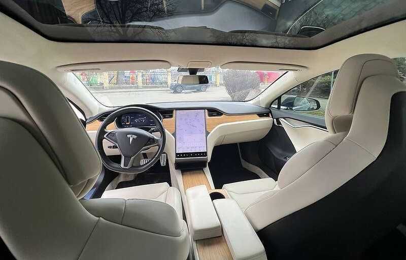 Tesla Model S 2018