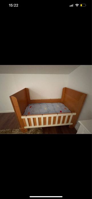 Cama de grades em madeira  bebe! Muito boa e medidas grandes