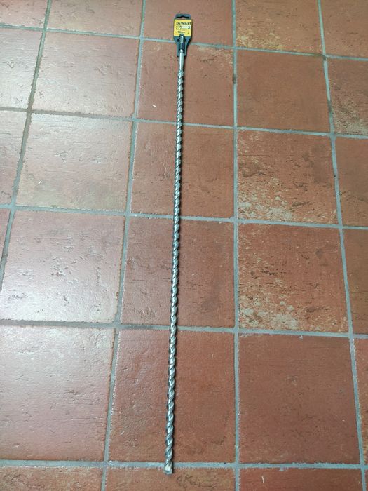 Broca DeWalt Extreme diâmetro 16mm/ 1m de comprimento