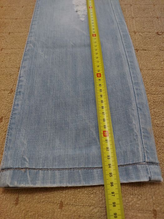 Джинсы женские прямые светлые голубые рваные рванка тертые р. S-M