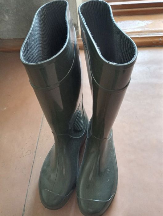 Чоботи гумові нові
