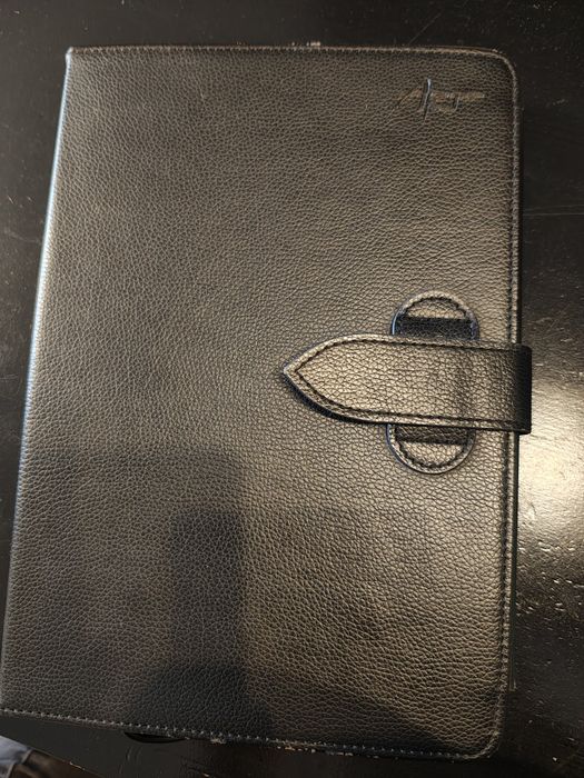 Etui z klawiaturą na tablet