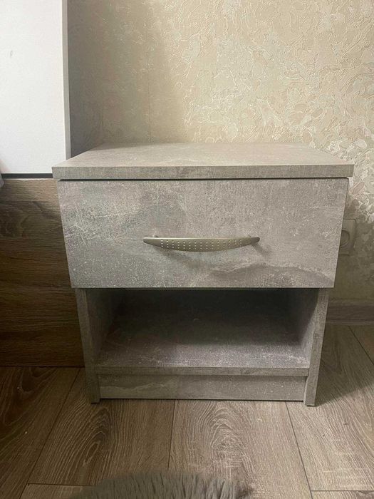 Тумбочка прикроватна