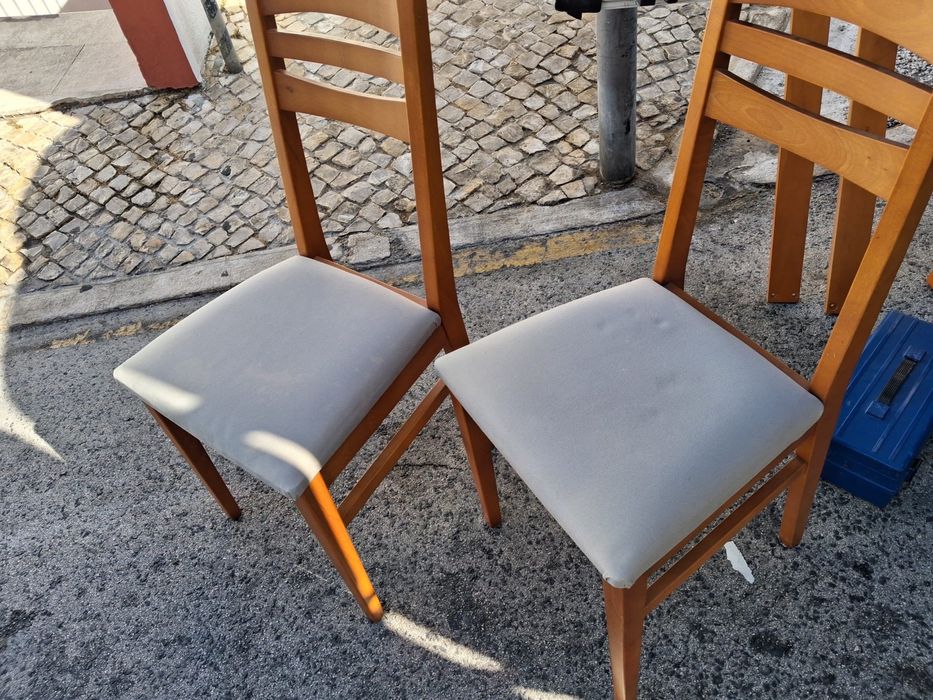 Conjunto de mesa extensivel com cadeiras