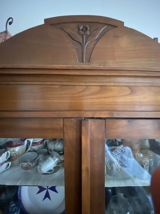 Louceiro cristaleira antigo