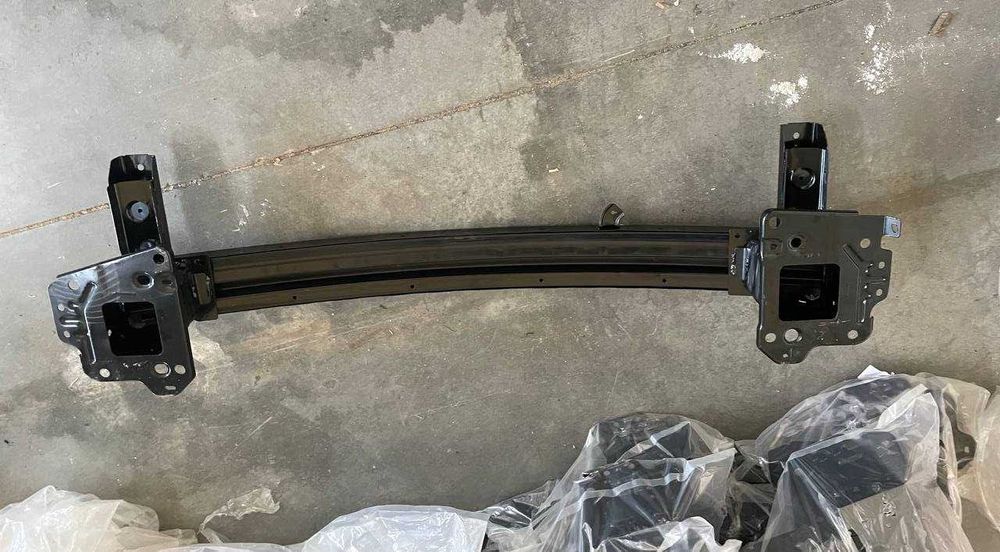 HYUNDAI ELANTRA Усилитель переднего бампера (лицензия) 2020-23