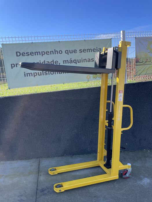 Porta paletes manual stacker