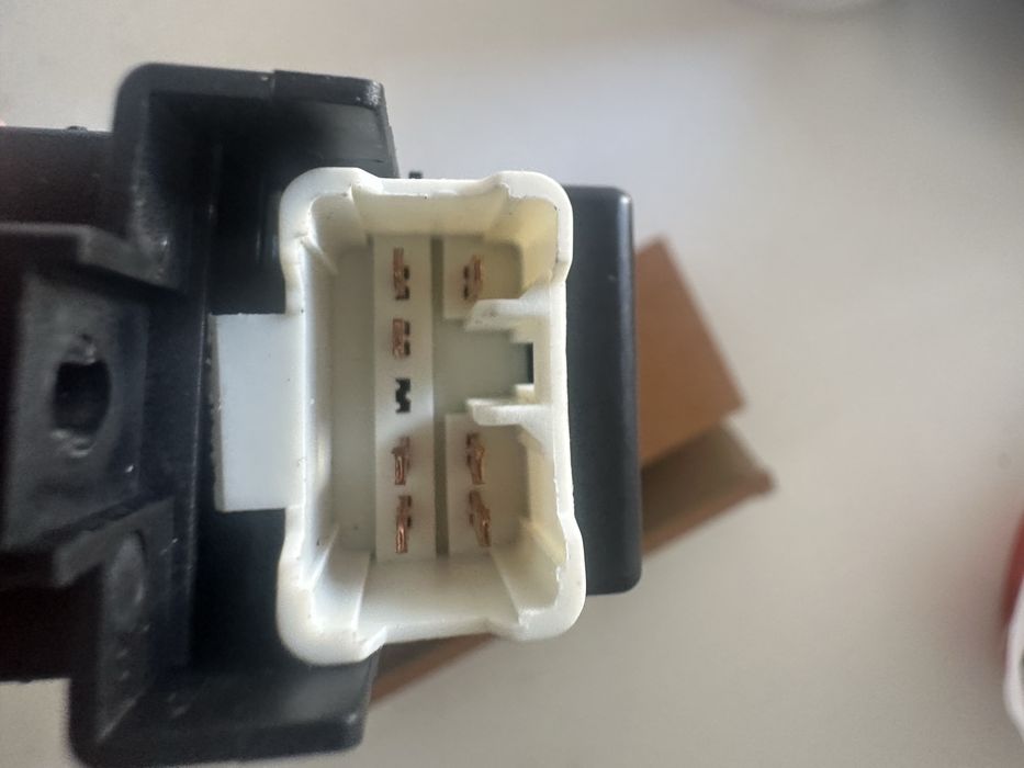 Interruptor vidros Toyota Dyna 12v e 24v (Novo)