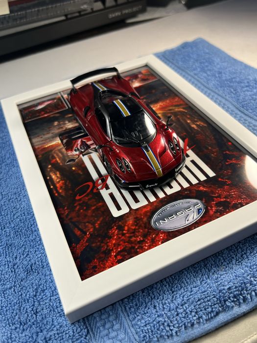 Картина з моделью авто (Pagani Huayra BC)