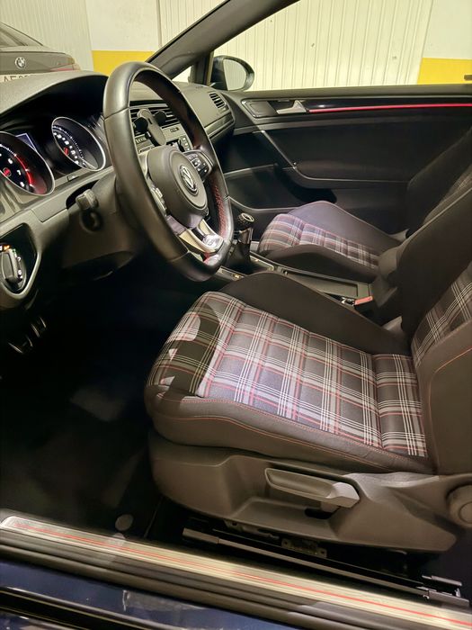 VW Golf GTI Performance  230cv (todo original)