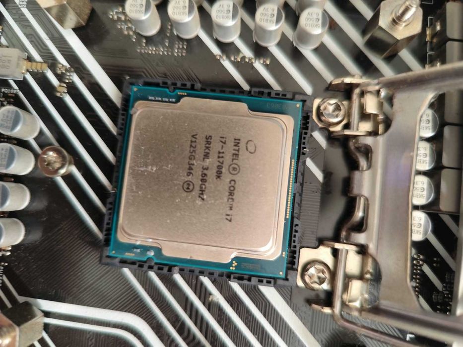 Kit PC: Intel i7 11700K + ASUS PRIME Z590-P + 32GB RAM DDR4 (2x16GB HyperX 3200MHz)