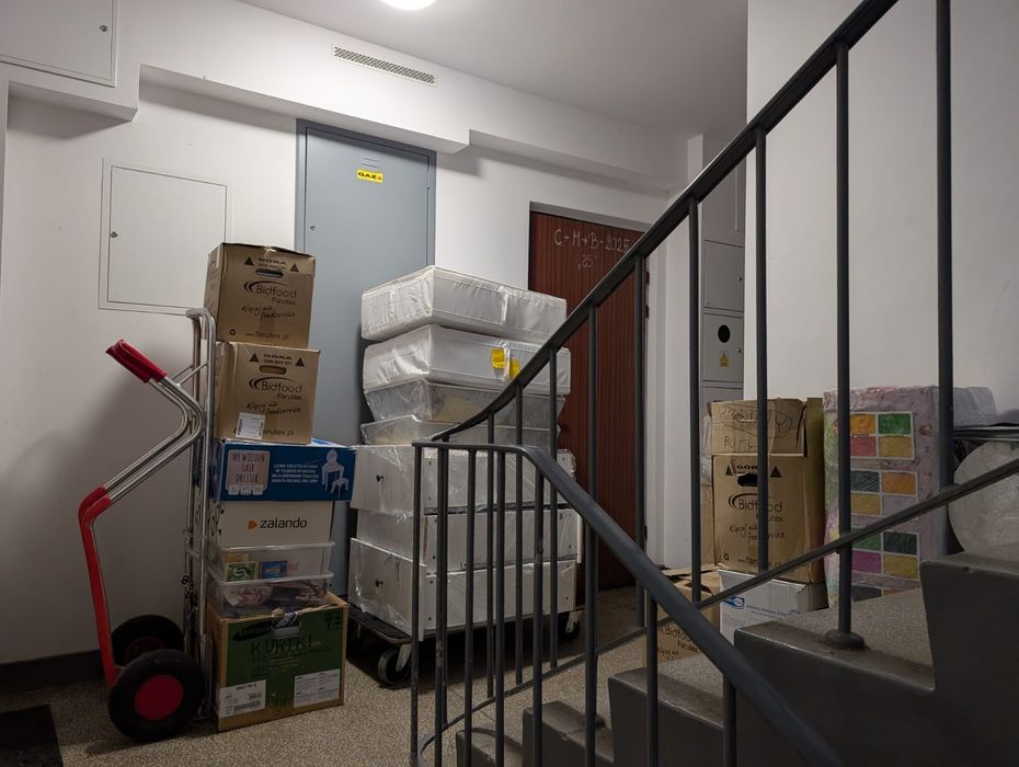 Przeprowadzki transport wywóz mebli magazynowanie