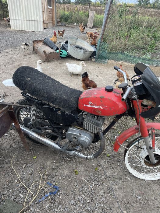 Продам 3 минска 1 на доках