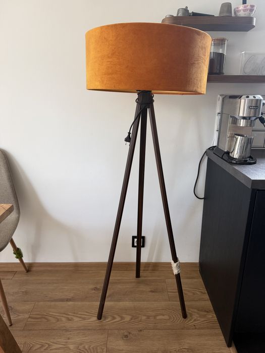 Lampa podlogowa