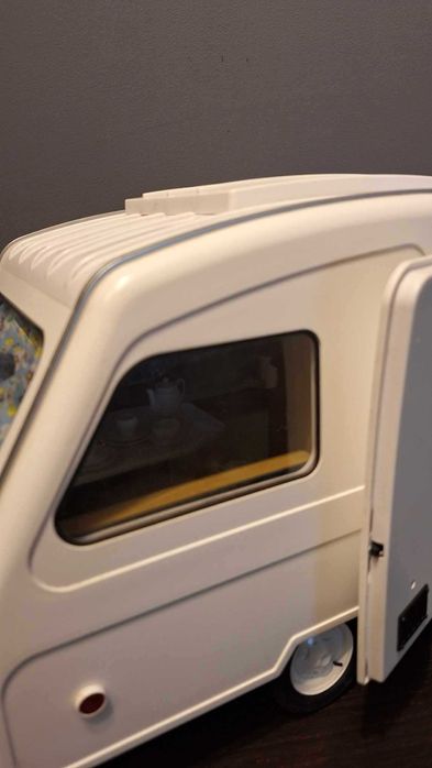 Model Fiat 126 z przyczepką 1:8 DeAgostini
