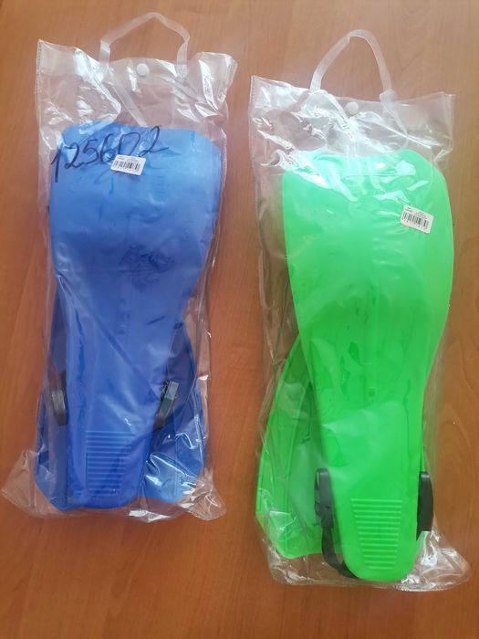 Ласти дитячі на стопу максимум до 20 см, регулюються