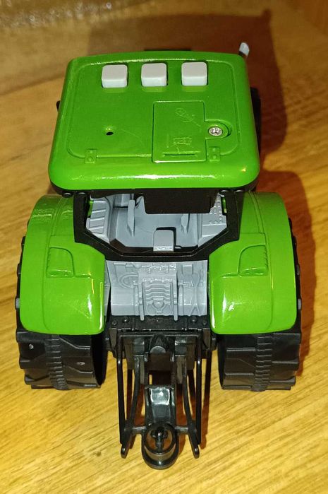Traktor Hipo 20 cm