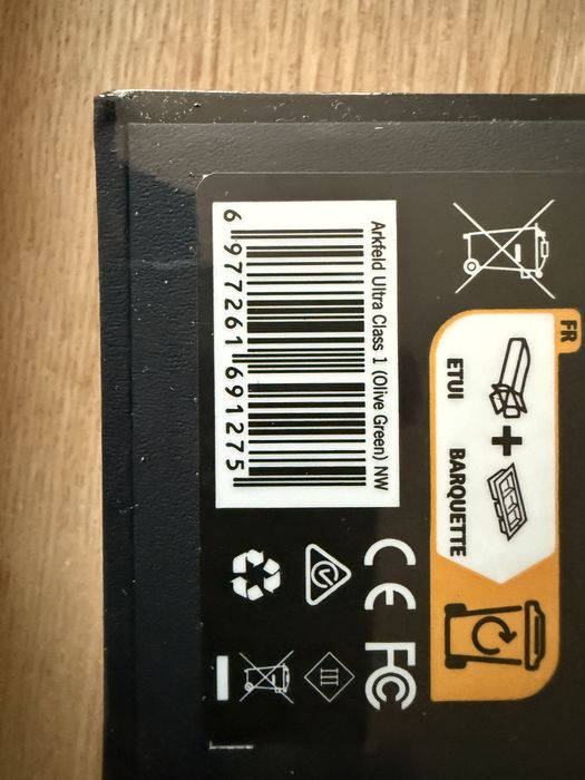 Latarka Olight Arkfeld Ultra + oclip gratis