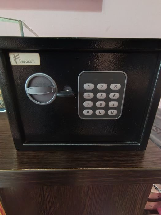 Продажа сейфас электронным замком