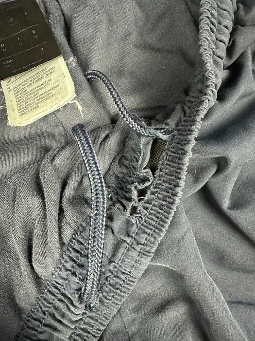 Spodnie dresowe Adidas granatowe 3 paski – klasyk | M/L