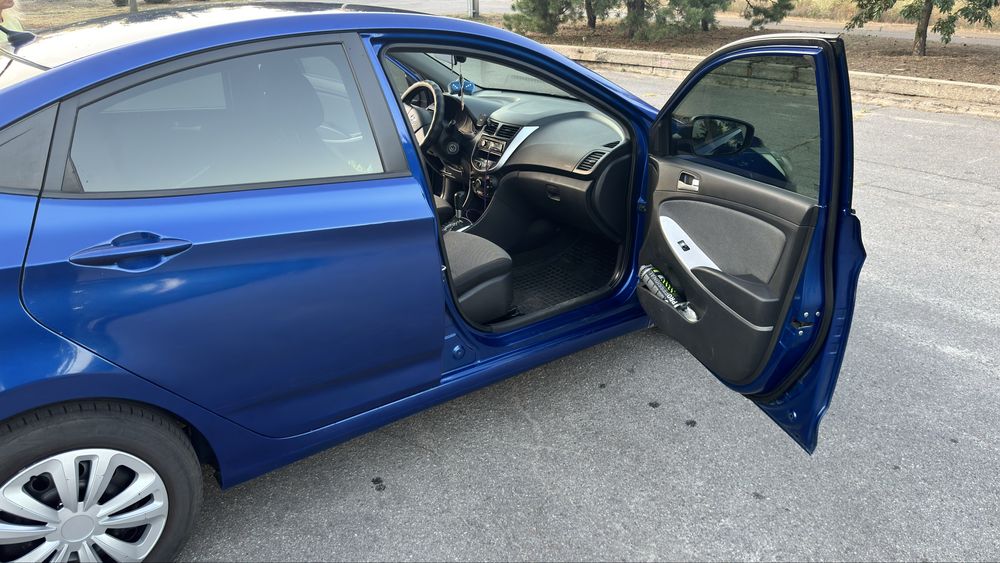 Hyundai Accent 2011 автомат 1.4