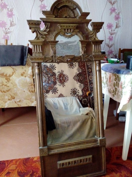 Зеркало старинное