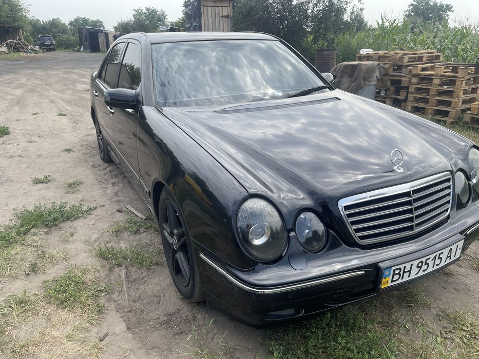 Продам mersedes e320 4 matic