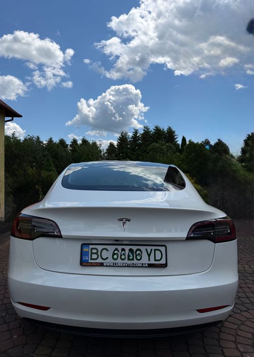 Продається Tesla Model 3