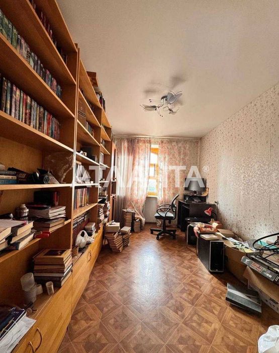 4- х ком. квартира  Черемушки , ул. Малиновского  71 кв м с ремонтом .