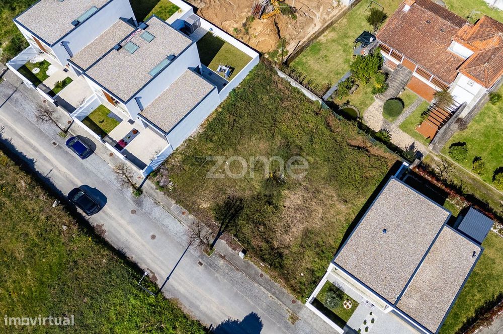 Moradia T3 em estrutura, Vila Verde