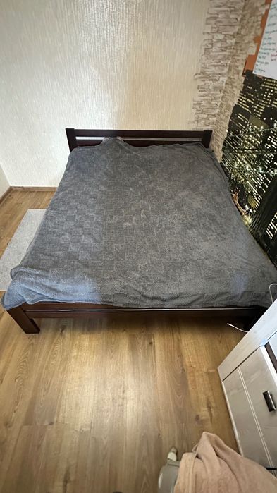 Ліжко двухспальне з матрасом