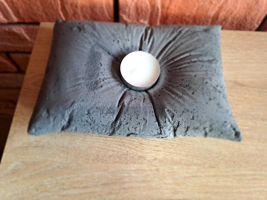 Świeczniki.Poduszki betonowe, swieczniki