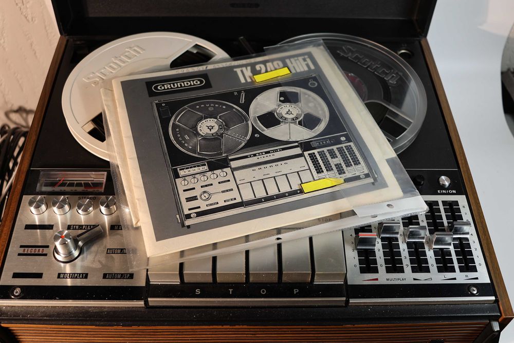Катушечный магнитофон Grundig HiFi Stereo.