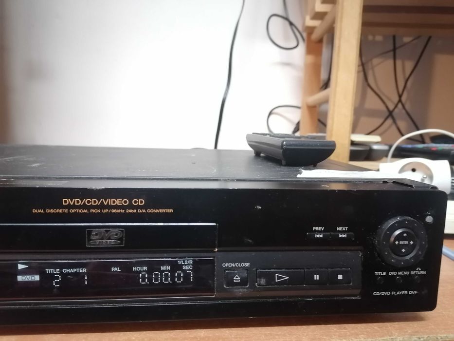 Odtwarzacz CD/DVD Sony DVP-S715 pilot